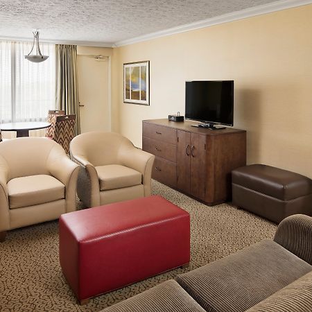Crowne Plaza Louisville Airport Expo Ctr By Ihg Zewnętrze zdjęcie
