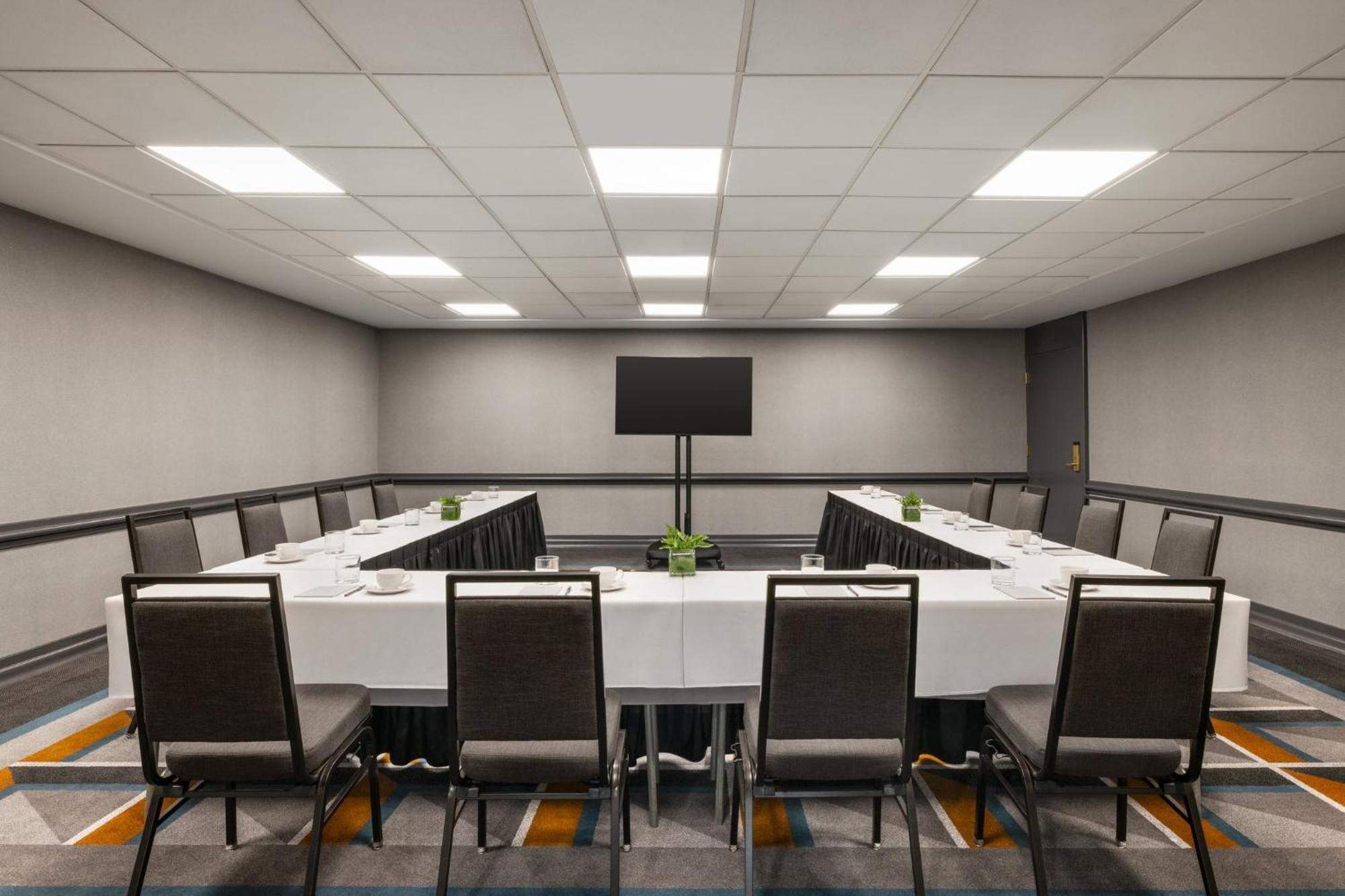Crowne Plaza Louisville Airport Expo Ctr By Ihg Zewnętrze zdjęcie