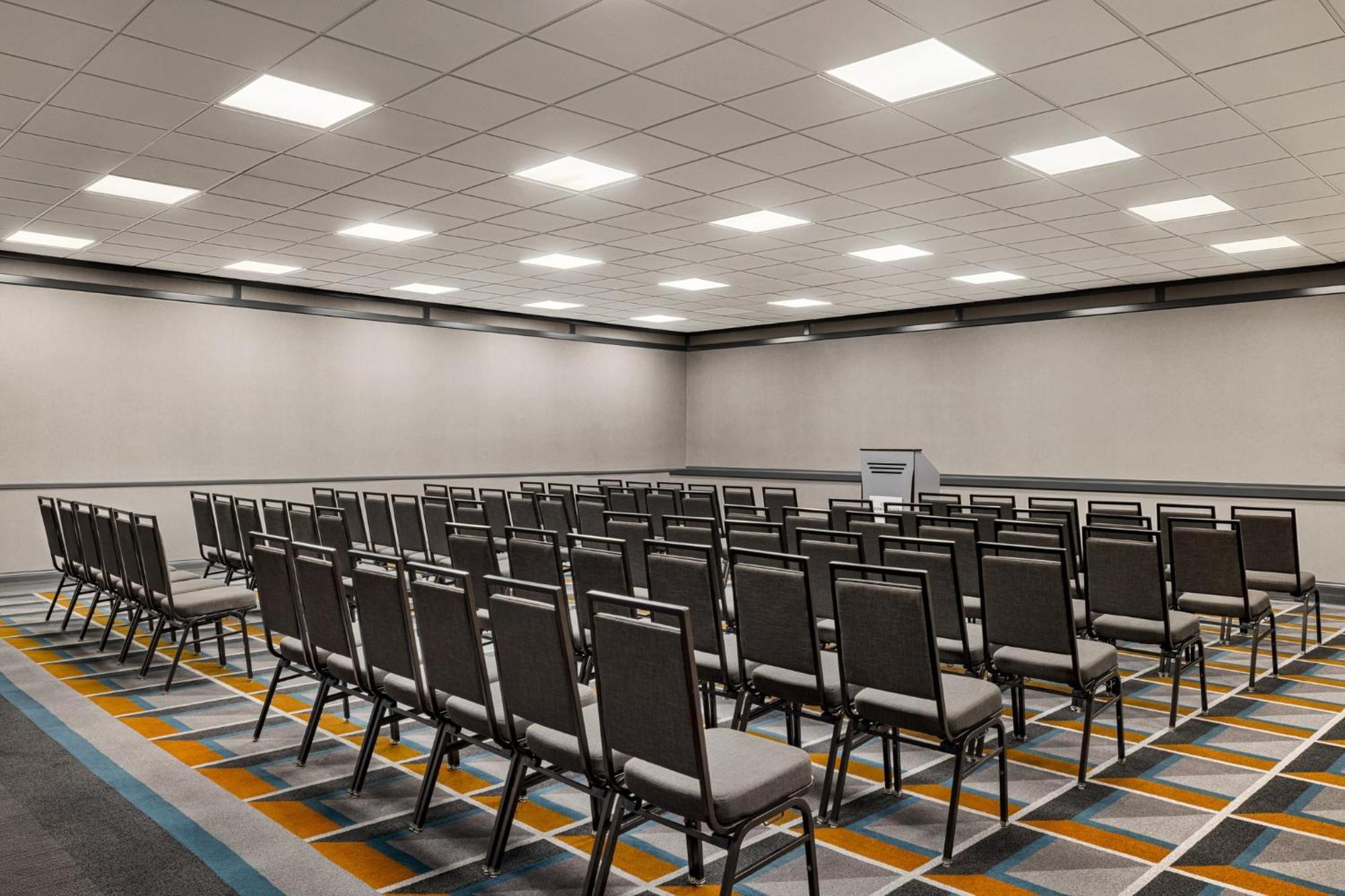 Crowne Plaza Louisville Airport Expo Ctr By Ihg Zewnętrze zdjęcie